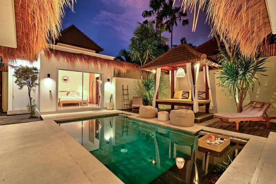 Patio, Garden, Garden view, Pool view, Swimming pool, sunbed
