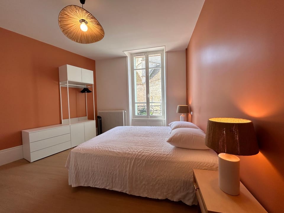 Bed, Photo of the whole room, Bedroom, wardrobe