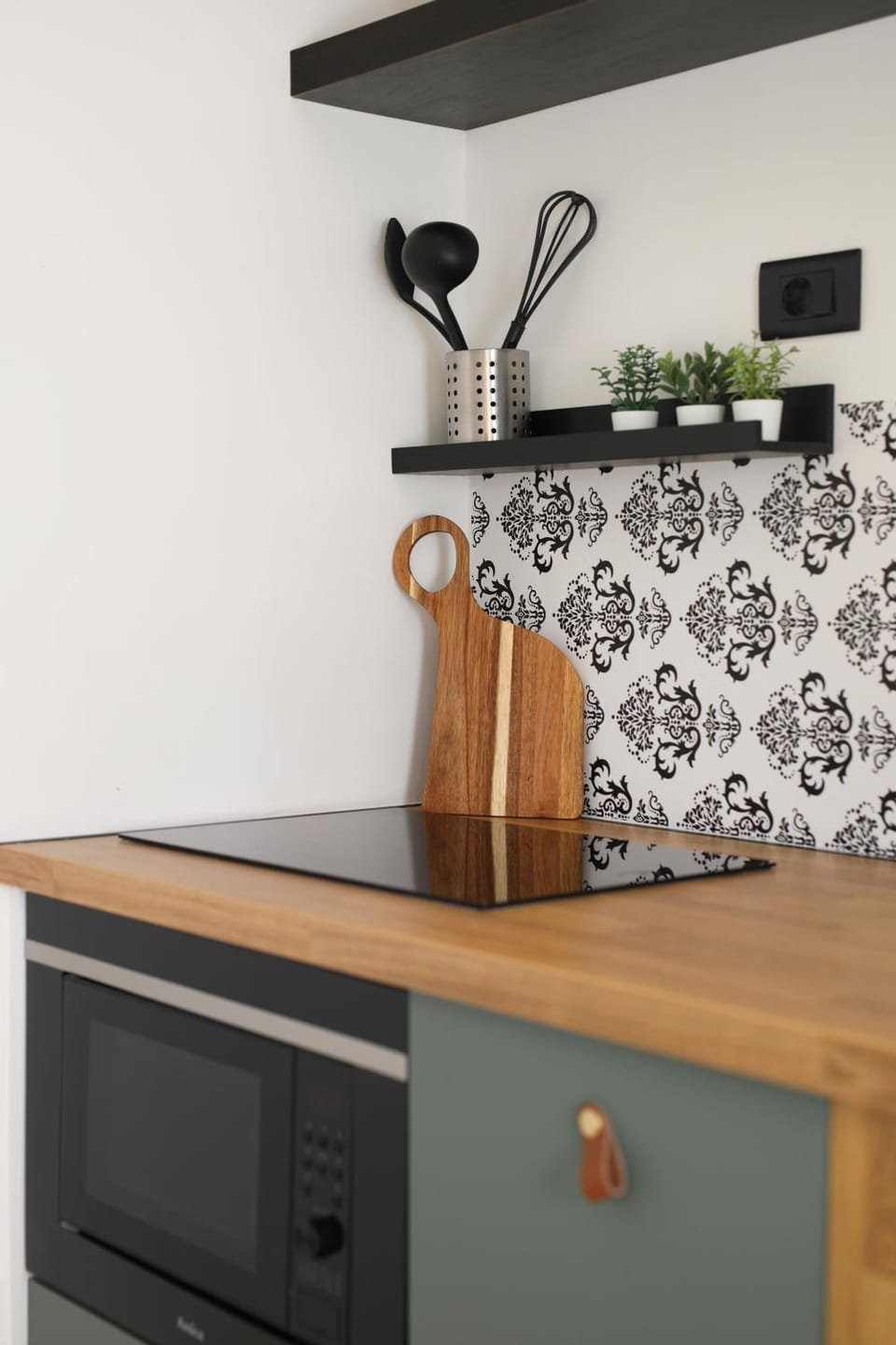Kitchen or kitchenette, stove