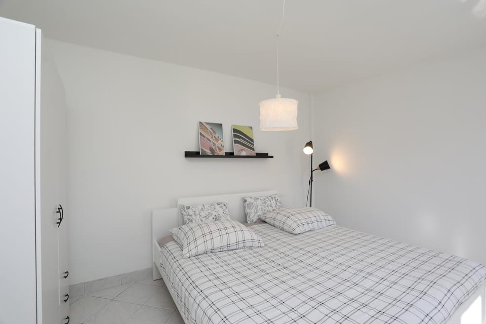 Bed, Photo of the whole room, Bedroom, wardrobe
