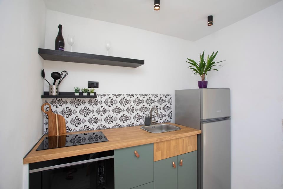 Kitchen or kitchenette, stove