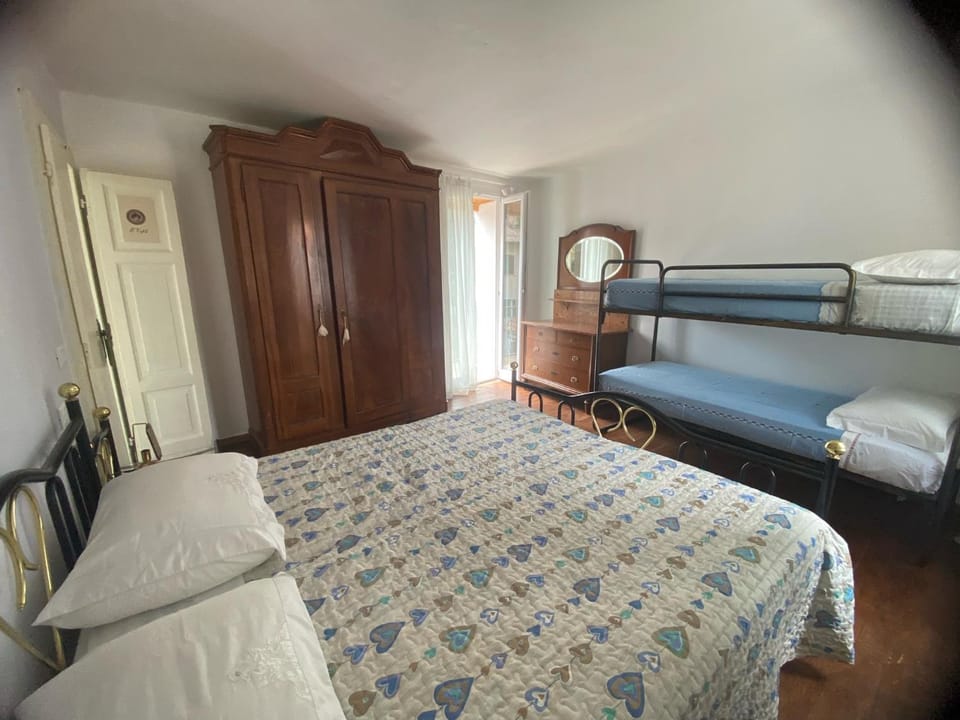 Bed, Photo of the whole room, Bedroom, bunk bed, wardrobe