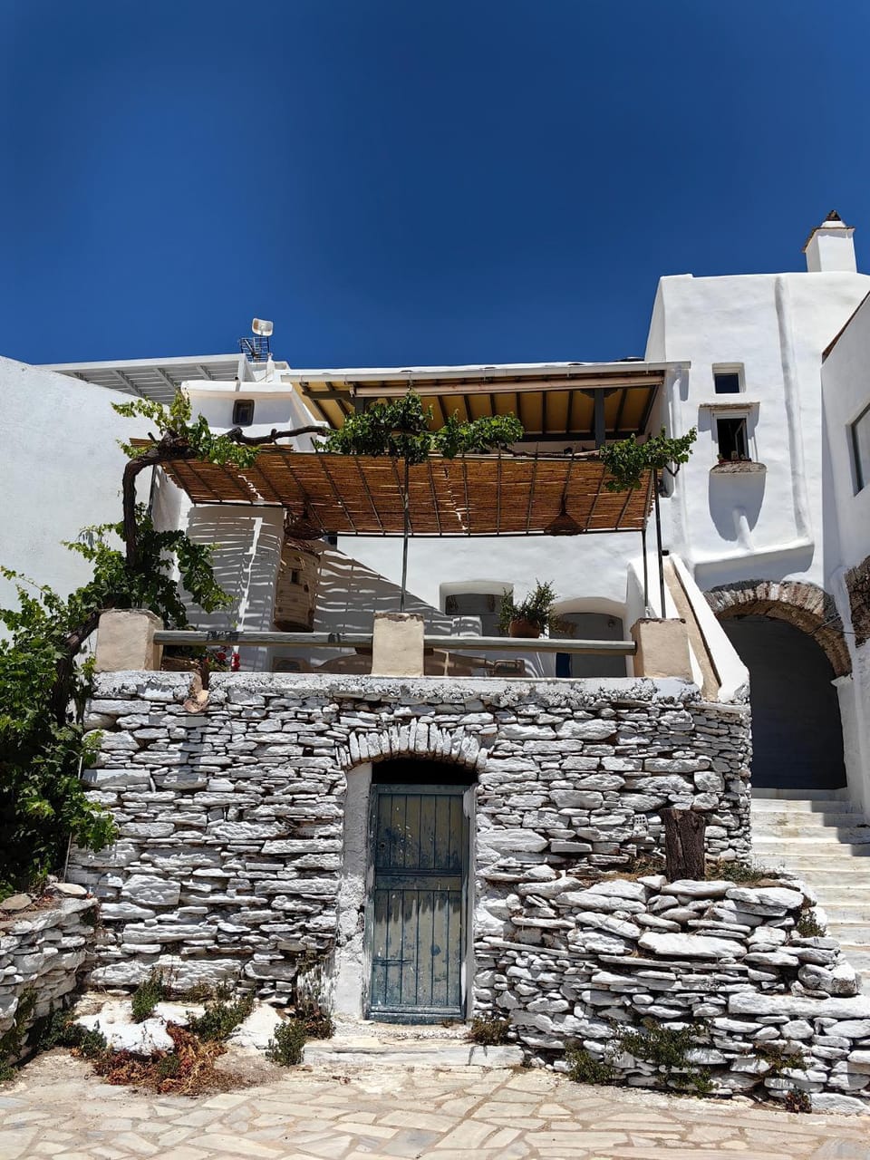 Facade/entrance