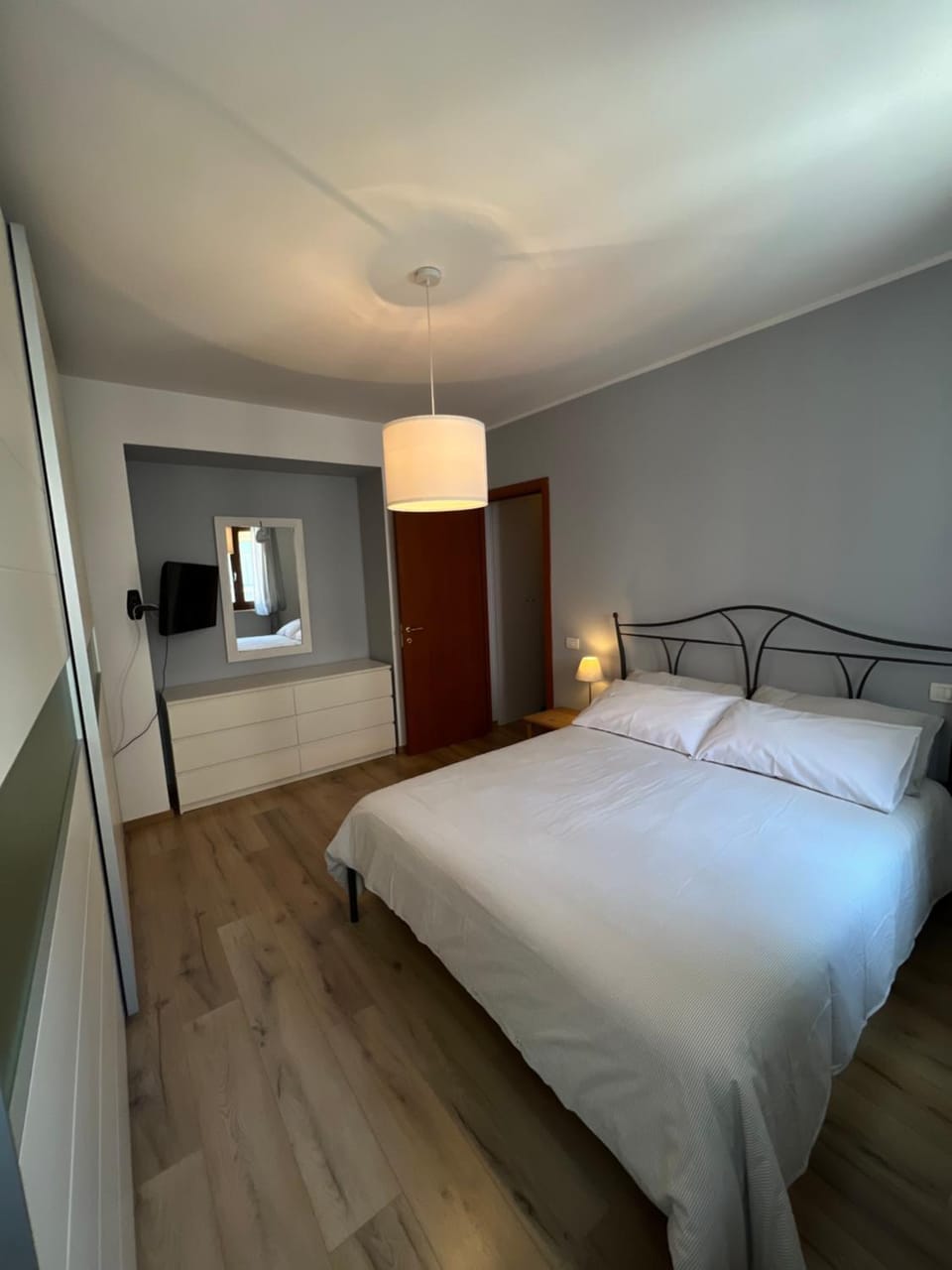 Bed, TV and multimedia