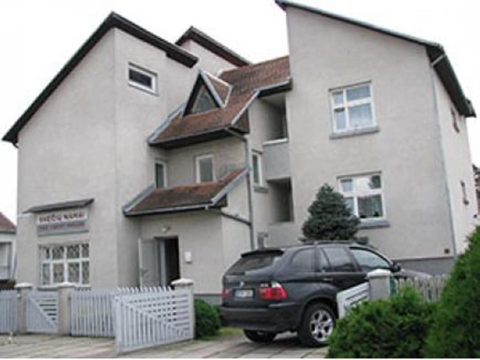 Property building, Facade/entrance