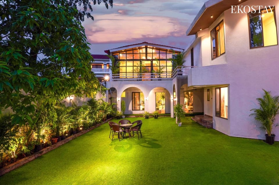 Property building, Patio, Spring, Day, Night, Natural landscape, Garden, Garden view
