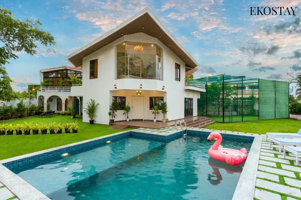 Property building, Patio, Day, Garden, Garden view, Pool view, Swimming pool