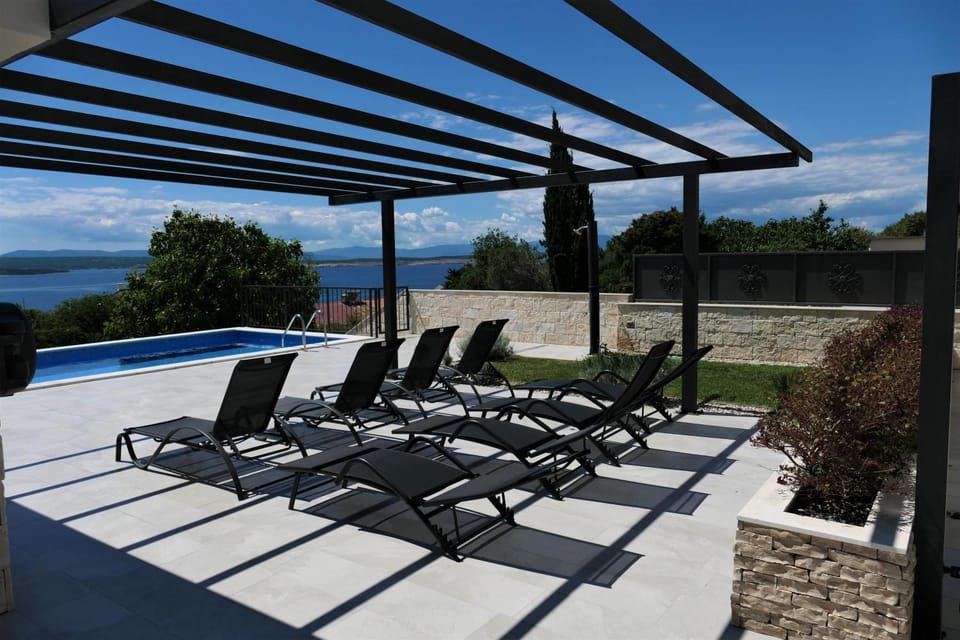 Sea view, Swimming pool