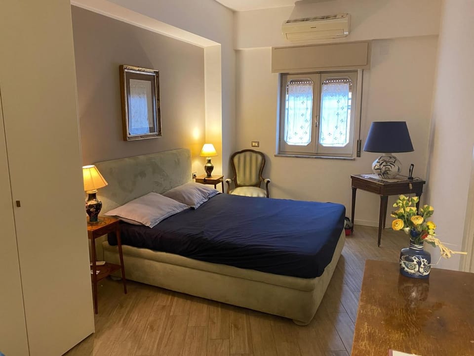Bed, Bedroom, air conditioner