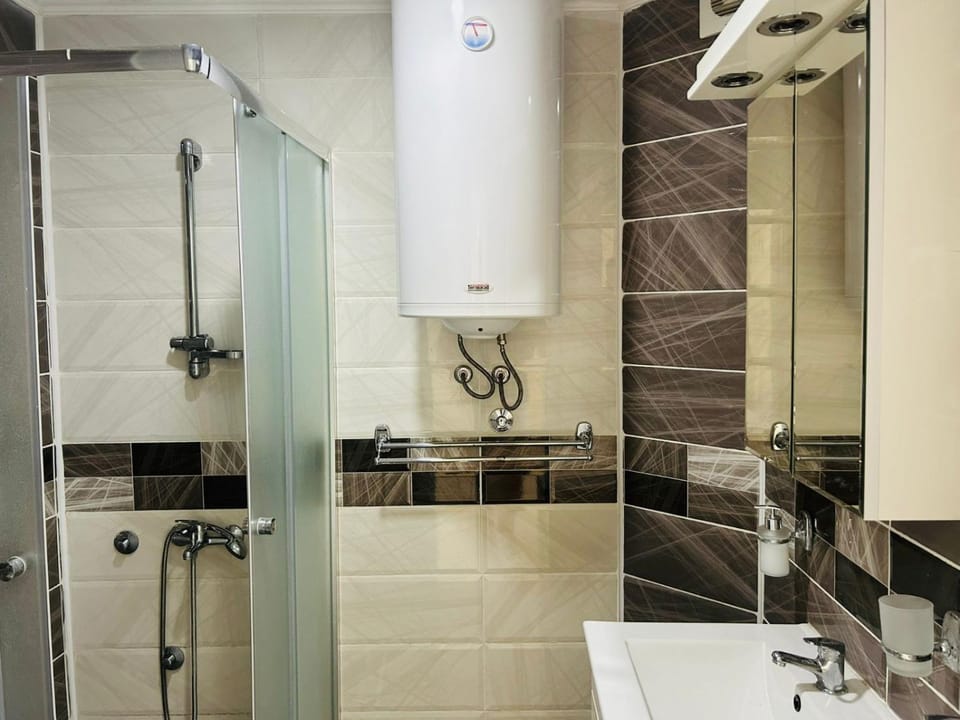 Shower, Bathroom, towels