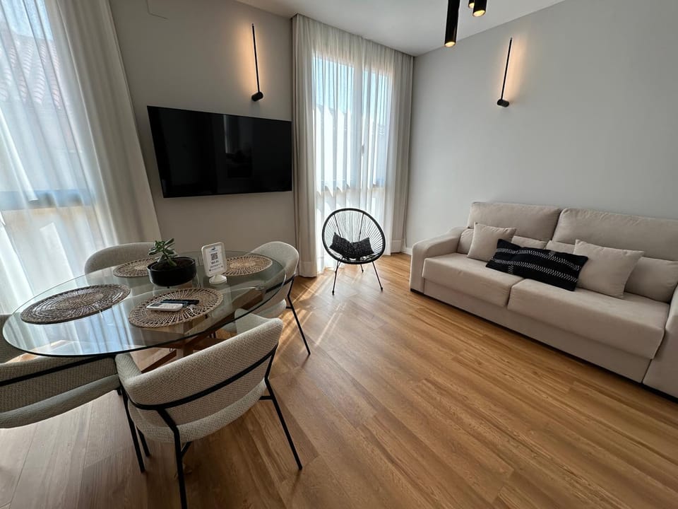 TV and multimedia, Living room, Dining area
