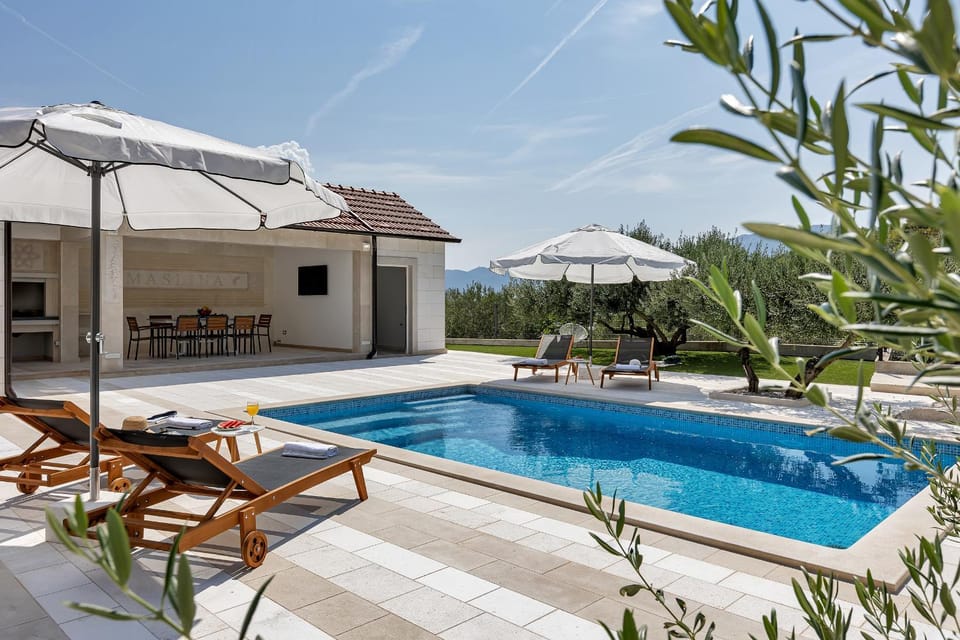 Property building, Swimming pool
