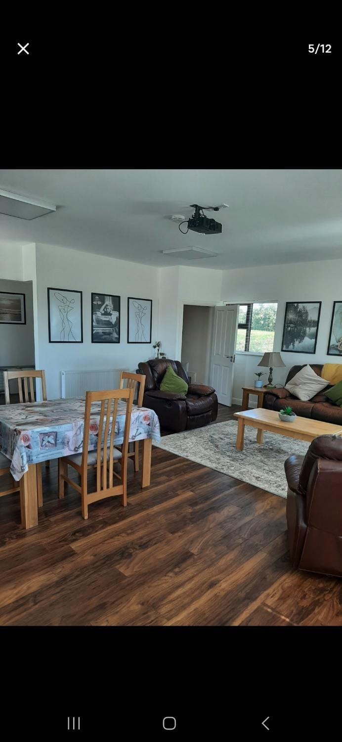Two bedroom apartment Ennistymon Lahinch Apartment in County Clare