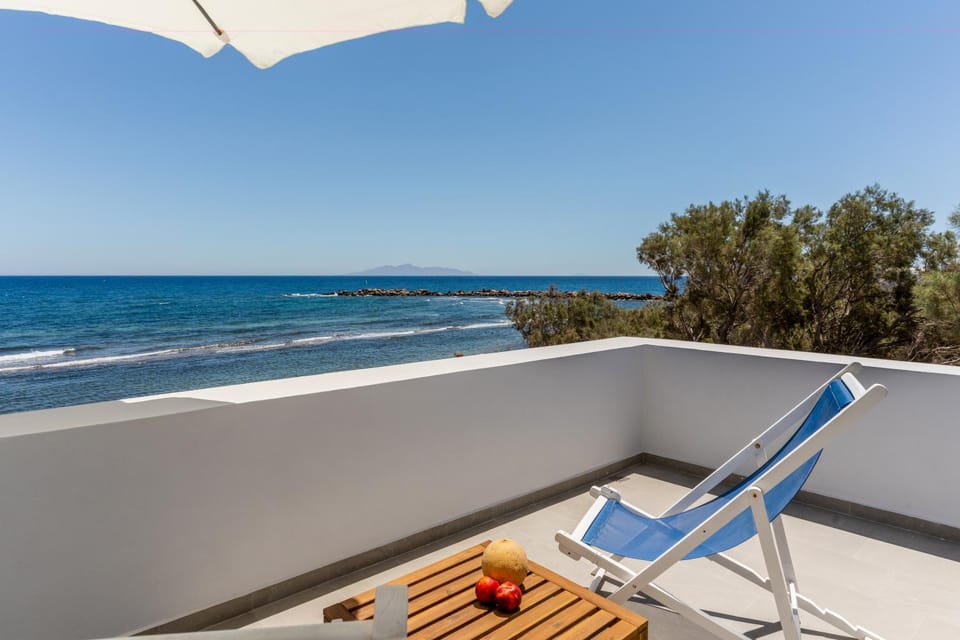 Natural landscape, View (from property/room), Balcony/Terrace, Beach, Sea view