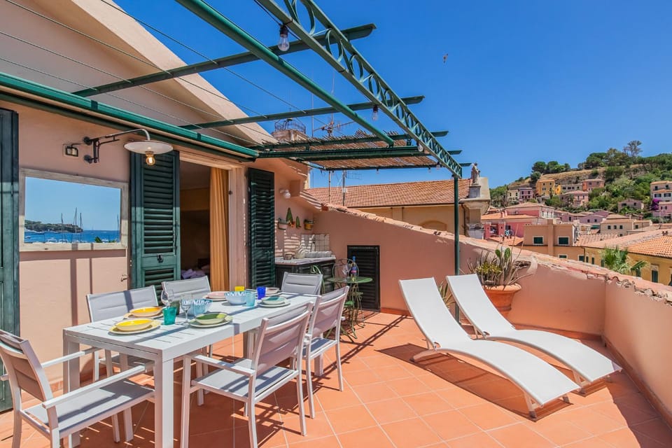 Il mare in terrazza Apartment in Porto Azzurro