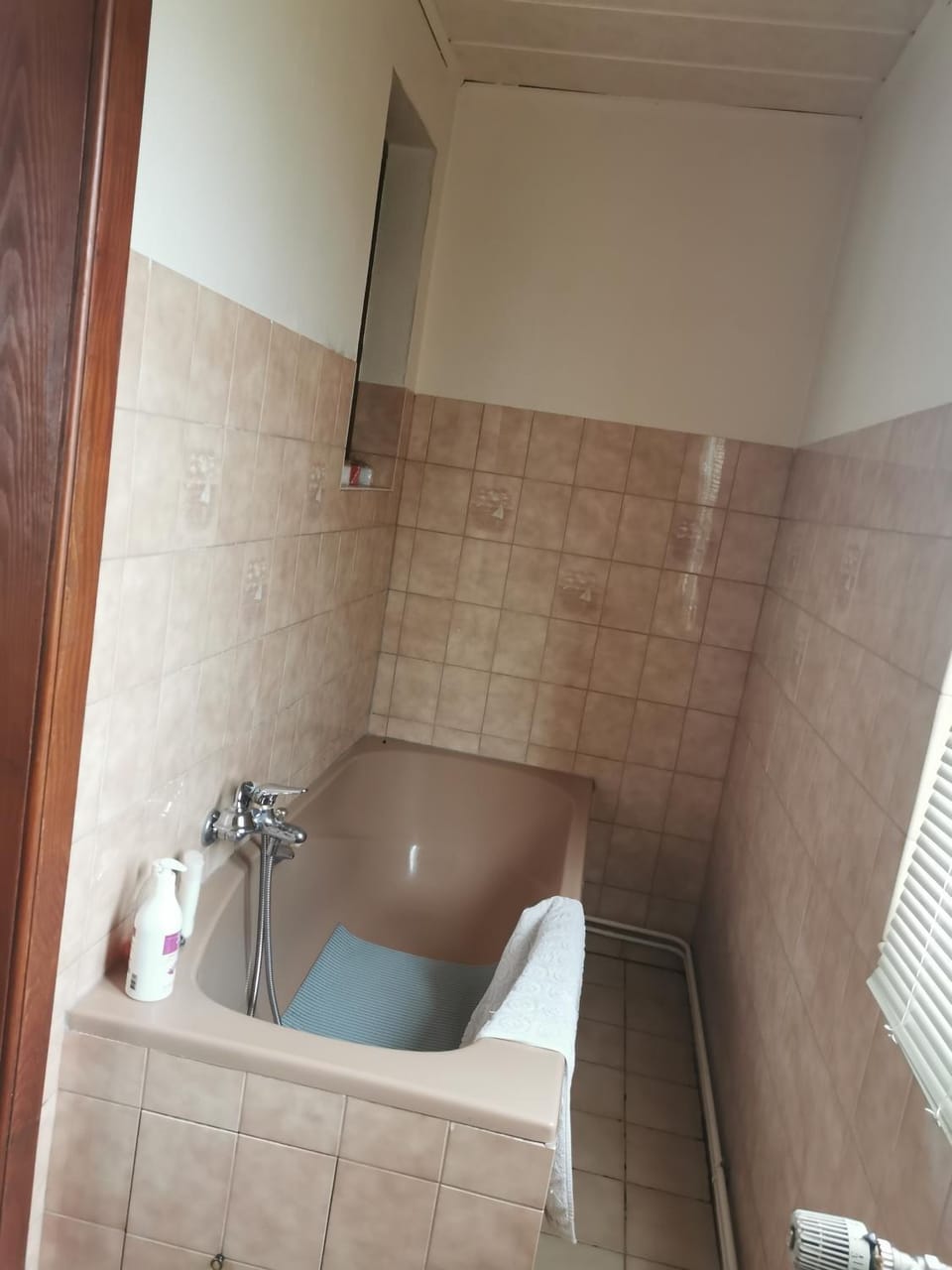 Bathroom, Bath, hair dryier, towels