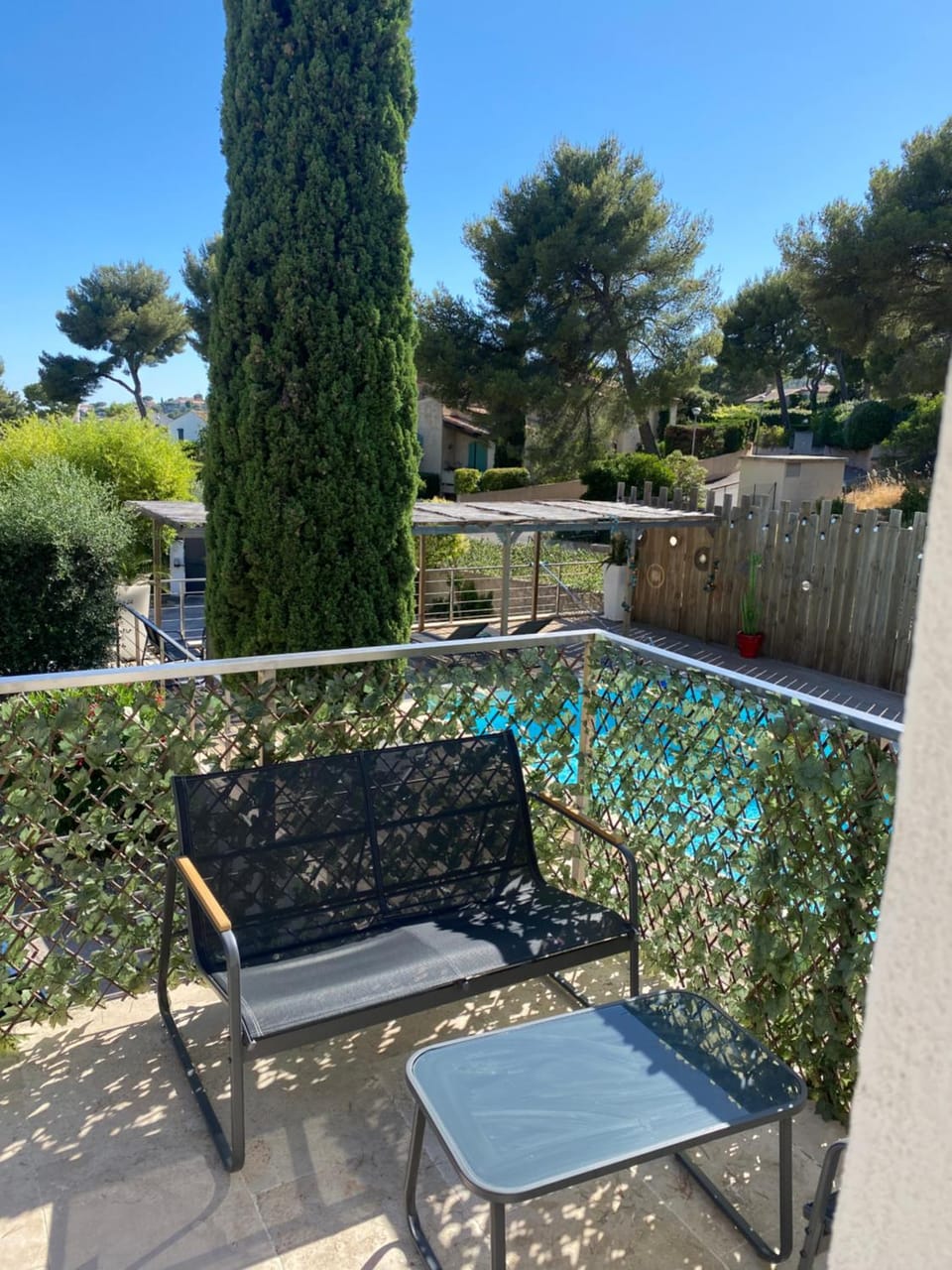 Le petit cassis vue mer et plus haute falaise d Europe Appart 70m2 dans villa avec accès libre piscine parking privé quartier résidentiel très calme plage 5mn en voiture Apartment in Cassis