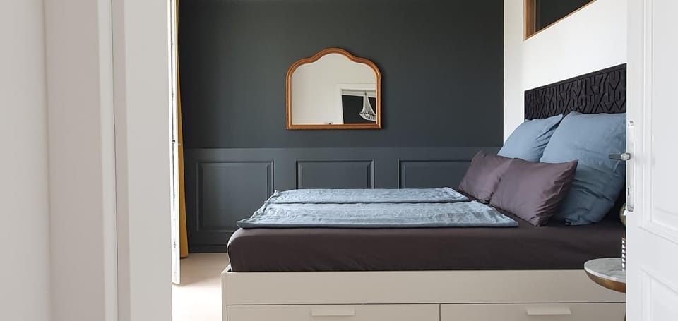 Bed, Bedroom