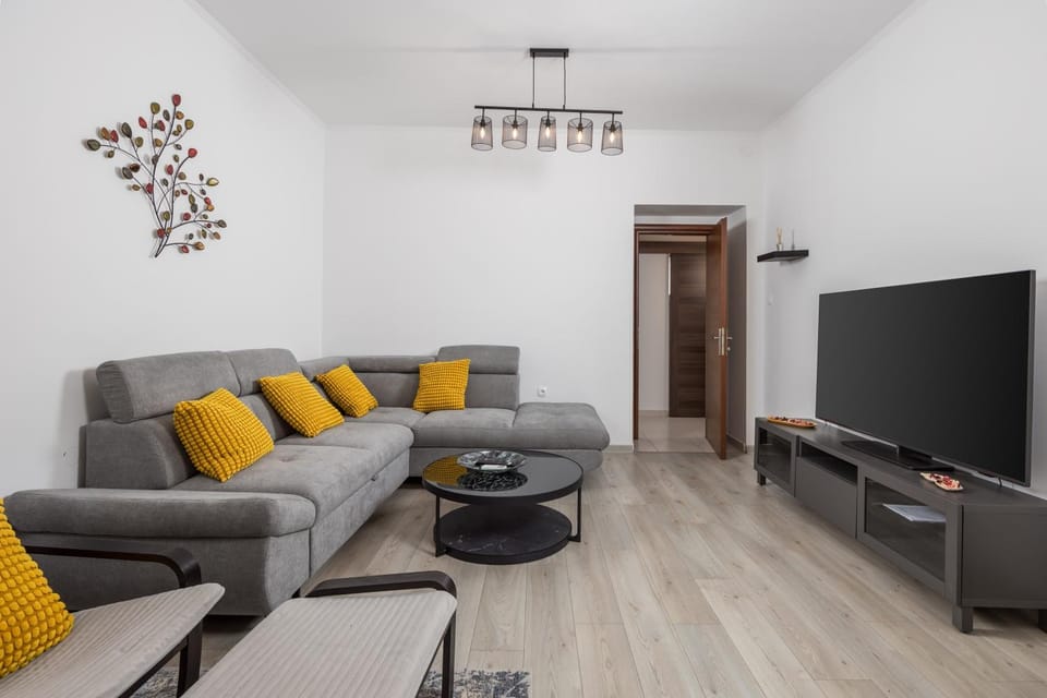 TV and multimedia, Living room, Seating area