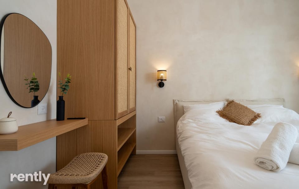 Bed, Photo of the whole room, Bedroom, wardrobe