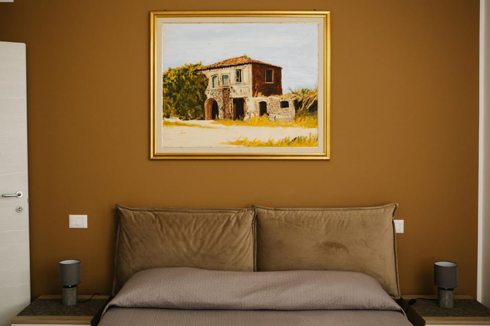 Bed, Photo of the whole room, Decorative detail