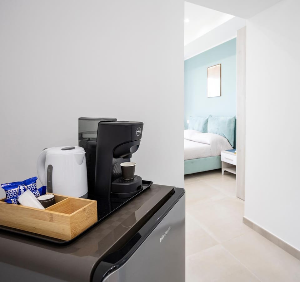 Bed, Coffee/tea facilities, Photo of the whole room, Bedroom