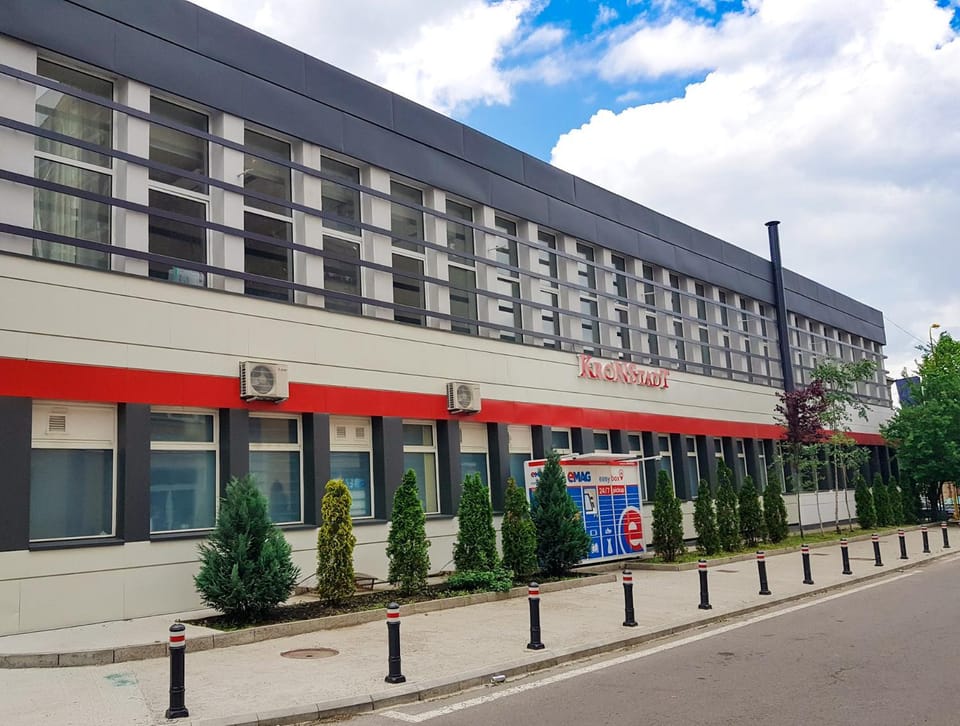 Property building, Day