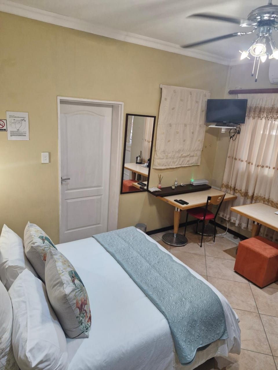 Photo of the whole room