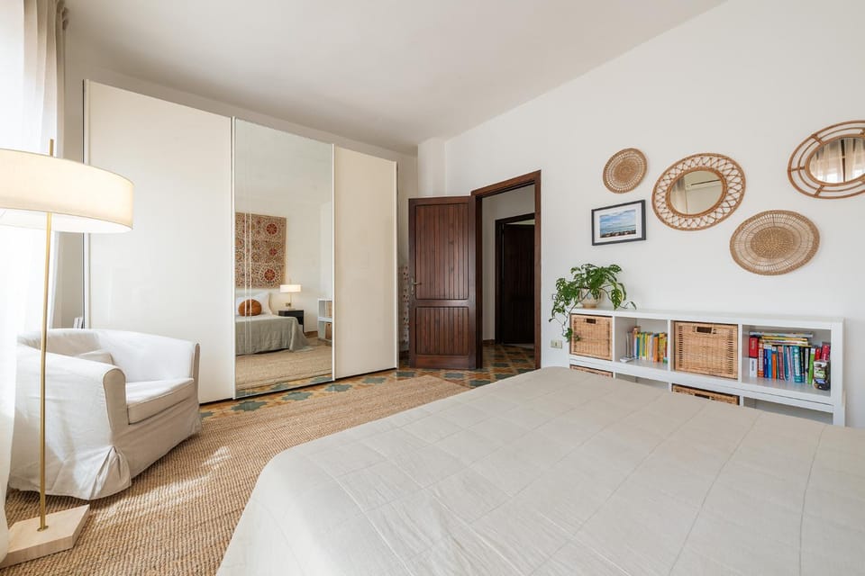 Bed, Photo of the whole room, Bedroom, wardrobe