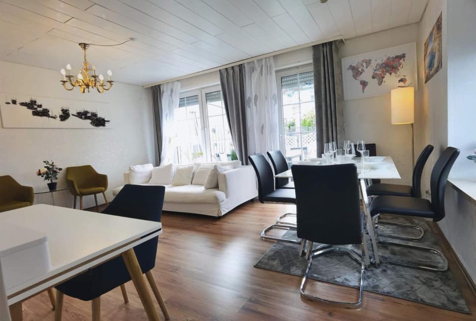 Living room, Seating area, Dining area