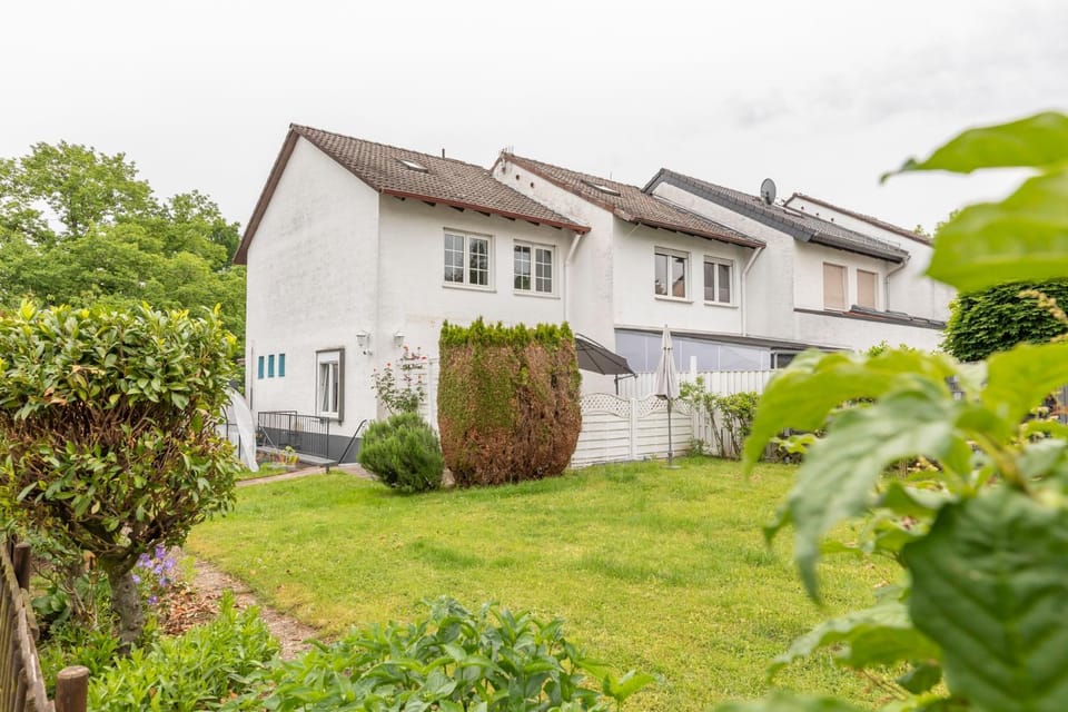 Property building, Spring, Day, Garden, Garden, Garden view