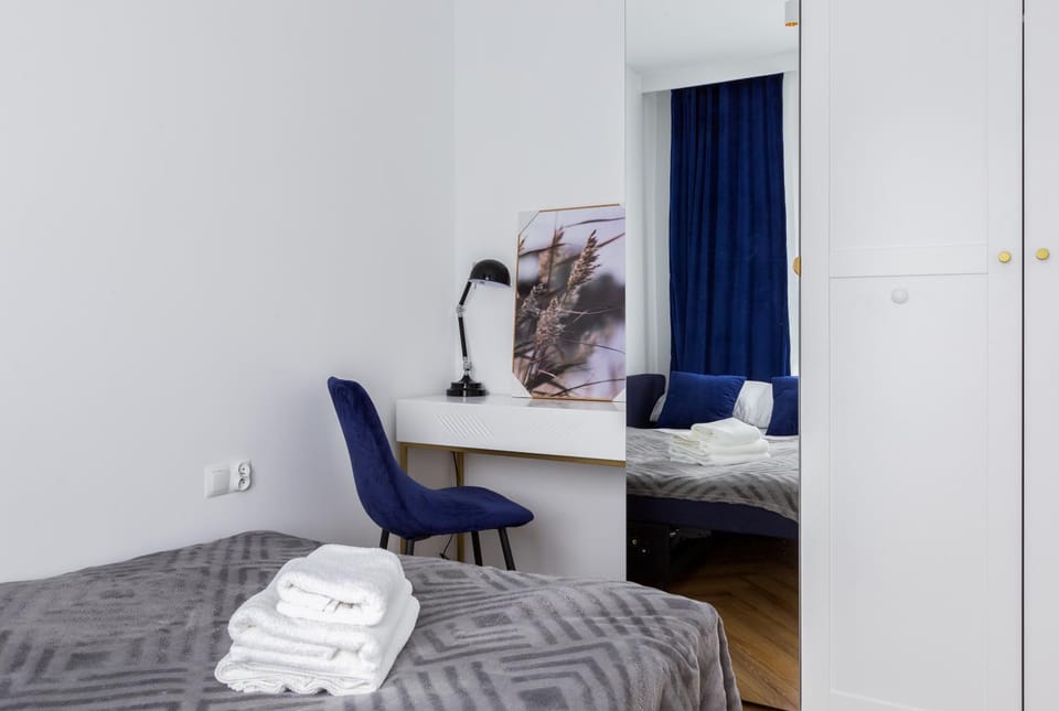 Bed, Photo of the whole room, Bedroom, towels, wardrobe