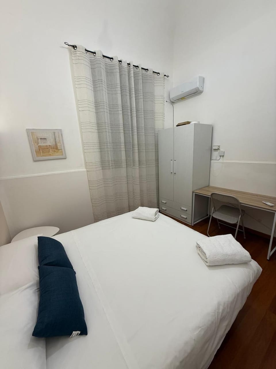 Bed, Photo of the whole room, Bedroom, towels, wardrobe, air conditioner