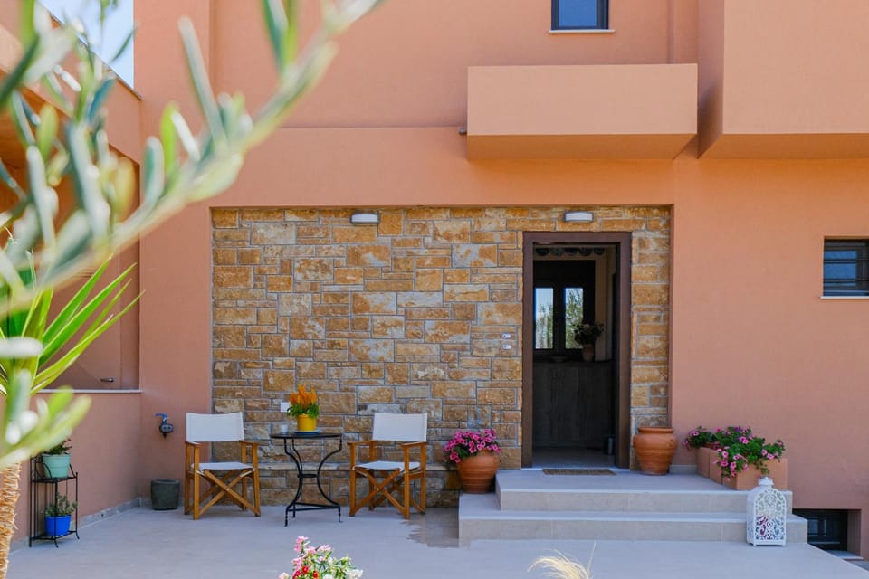 Top Hill Deluxe Maison & Suite, sea view, Nikiti Apartment in Nikiti