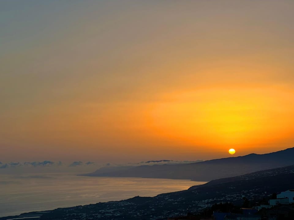 View (from property/room), Mountain view, Sea view, Sunrise