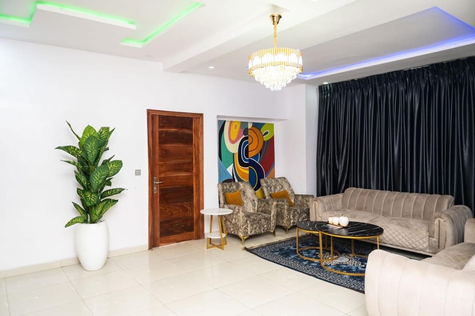 MIJL RESIDENCE - 4 bedroom with pool, Ps5, snooker in lekki Apartment in Lagos, Nigeria