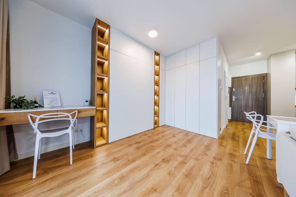 Kitchen or kitchenette, Dining area, wardrobe