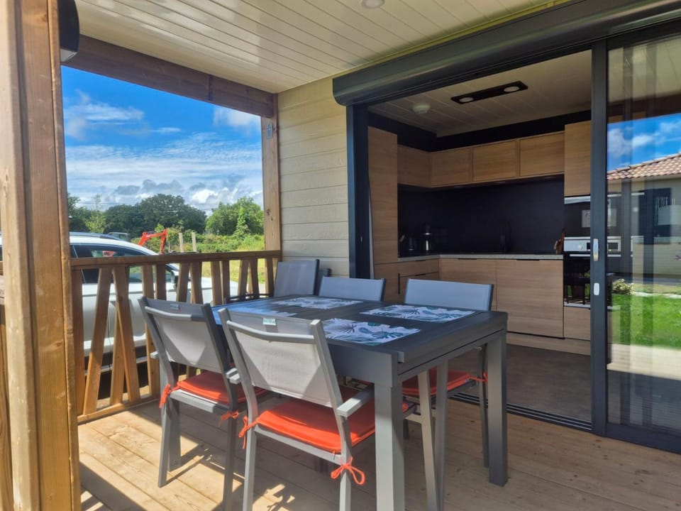 Patio, View (from property/room), Balcony/Terrace, Kitchen or kitchenette, Dining area