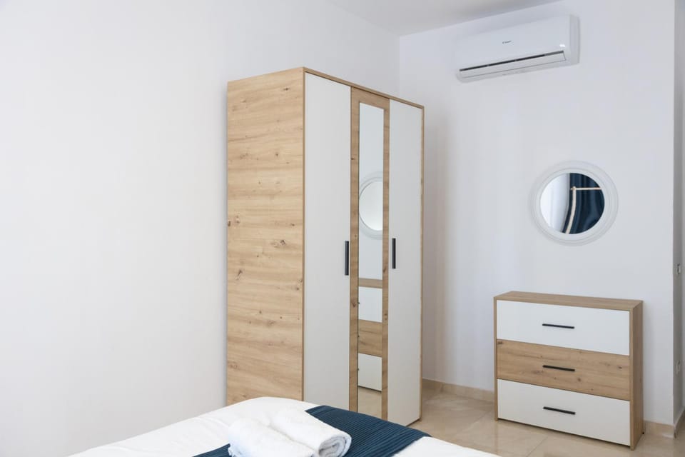wardrobe, air conditioner
