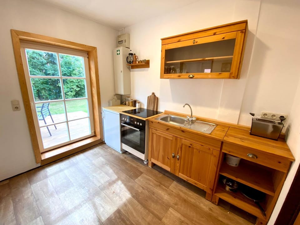 Coffee/tea facilities, Kitchen or kitchenette, pet friendly, stove, toaster