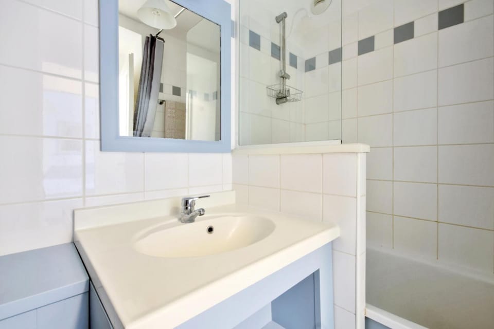 Shower, Bathroom, kitchen