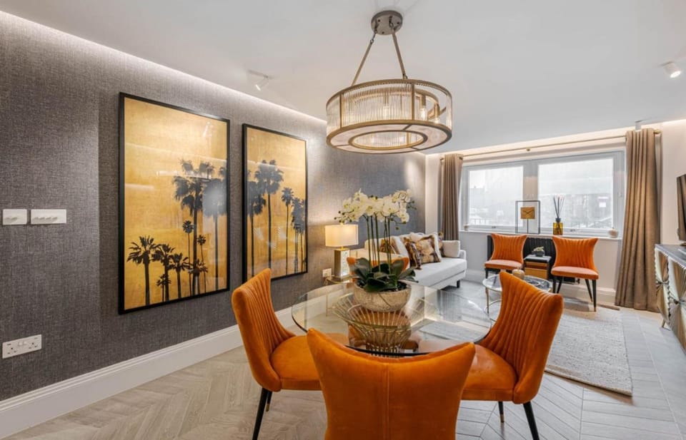 Unbeatable Location - Charming 2Bd 2Bth in Knightsbridge with AC Apartment in City of Westminster