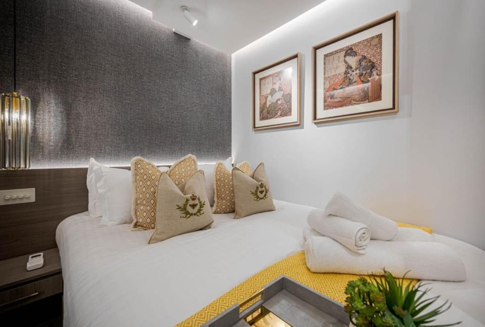 Unbeatable Location - Charming 2Bd 2Bth in Knightsbridge with AC Apartment in City of Westminster