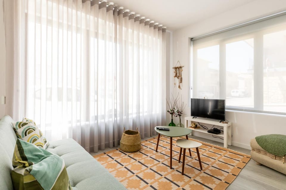Communal lounge/ TV room, TV and multimedia, Living room, Seating area