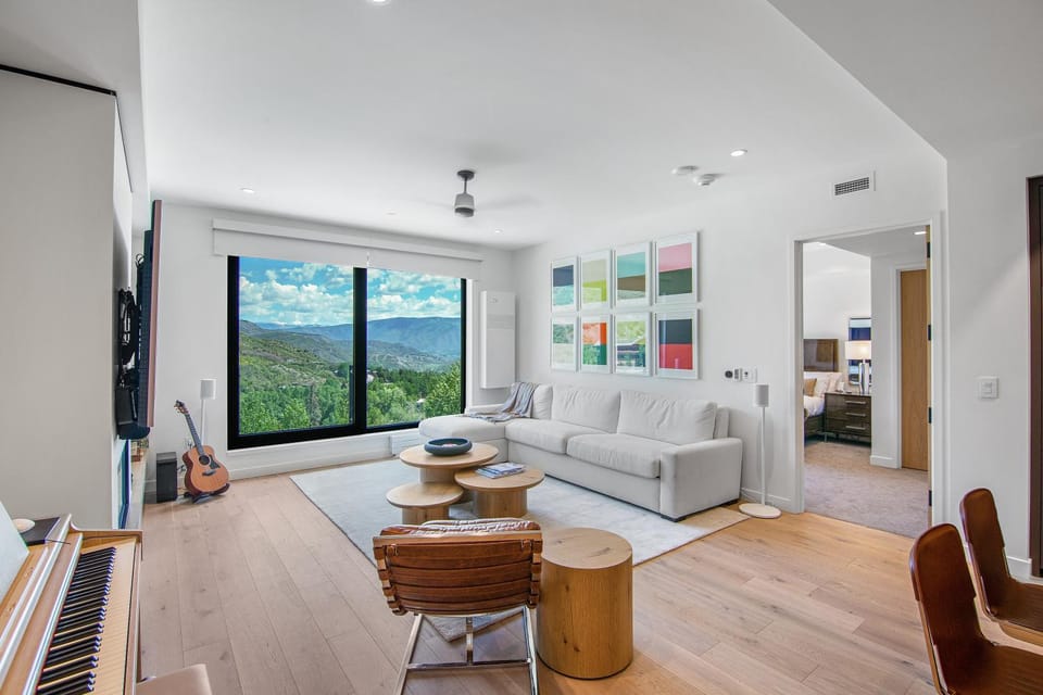 Electric Pass Lodge by Snowmass Vacations Apartment in Snowmass Village