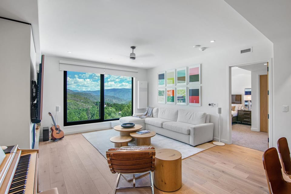 Electric Pass Lodge by Snowmass Vacations Apartment in Snowmass Village