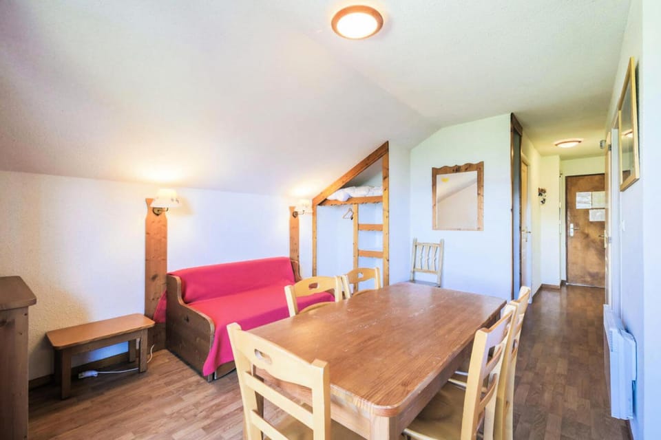 Bed, kitchen