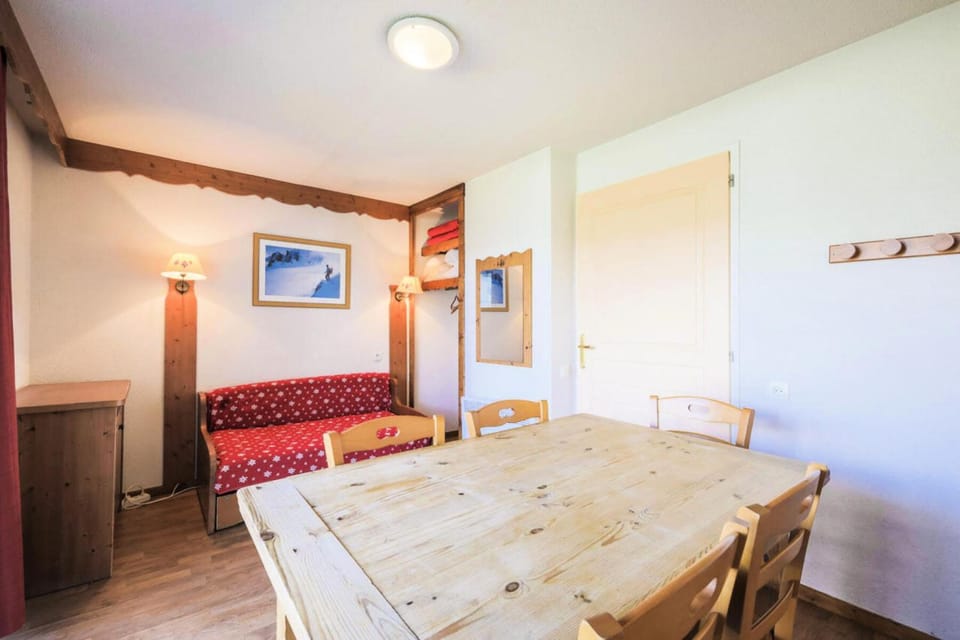 Bed, kitchen