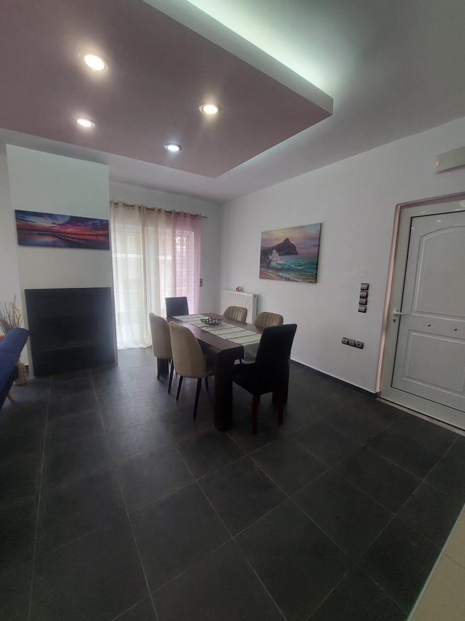 Seating area, Dining area