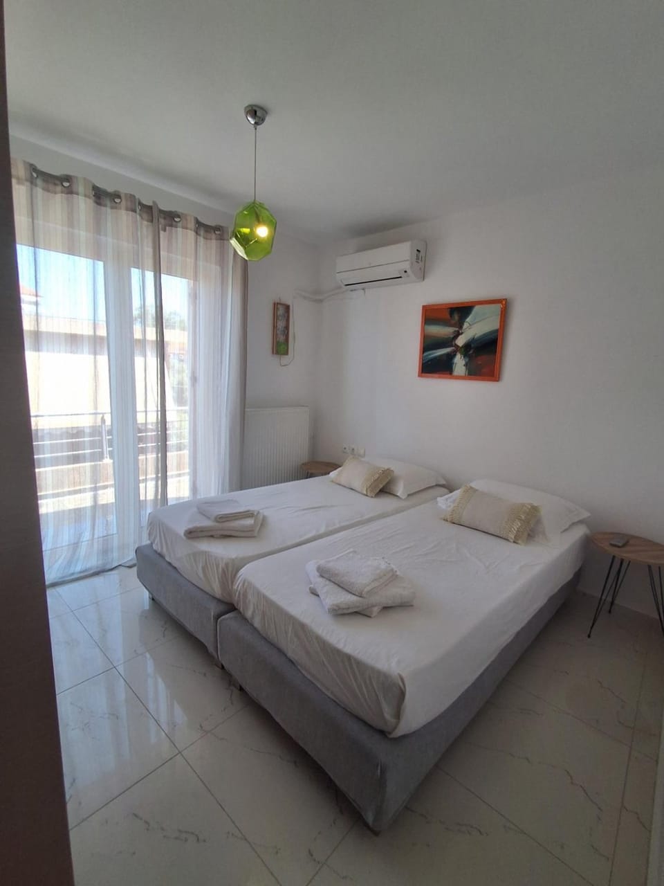 Bed, Bedroom, towels, air conditioner